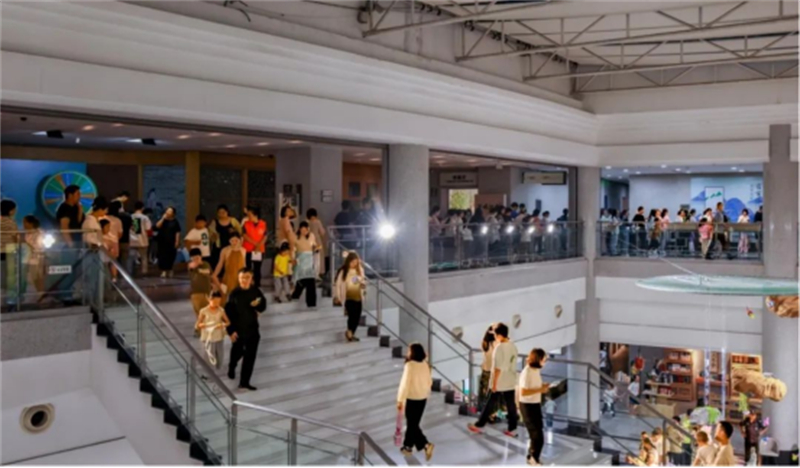 可触可感可玩！“江博奇妙夜”人气爆棚318.jpg