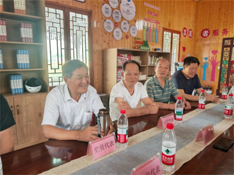江南农村商业银行筑牢居民反诈安全屏障.png818.jpg