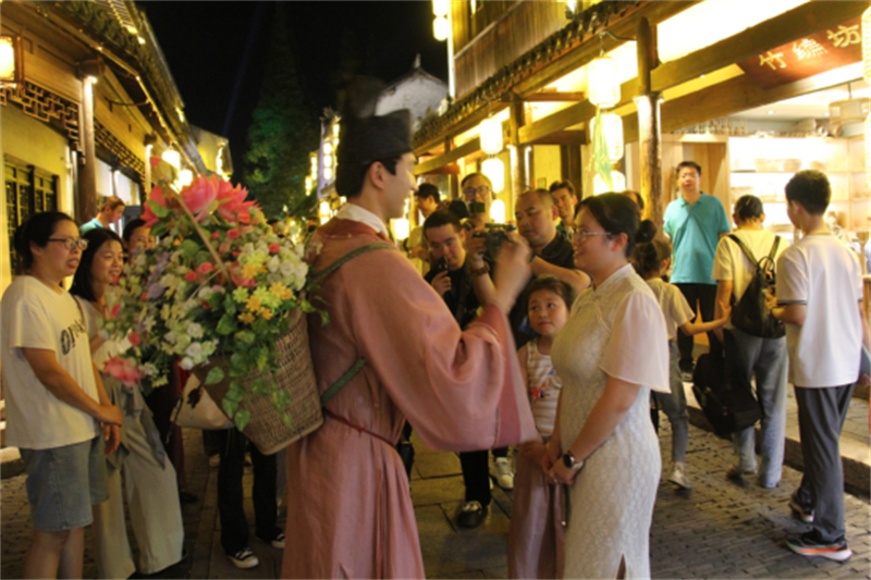 从国风演艺到两岸灯映，昆山周庄打造夏秋沉浸式夜经济样板382.jpg