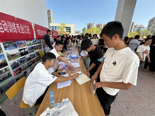 1757385420679745.png 图片1.png