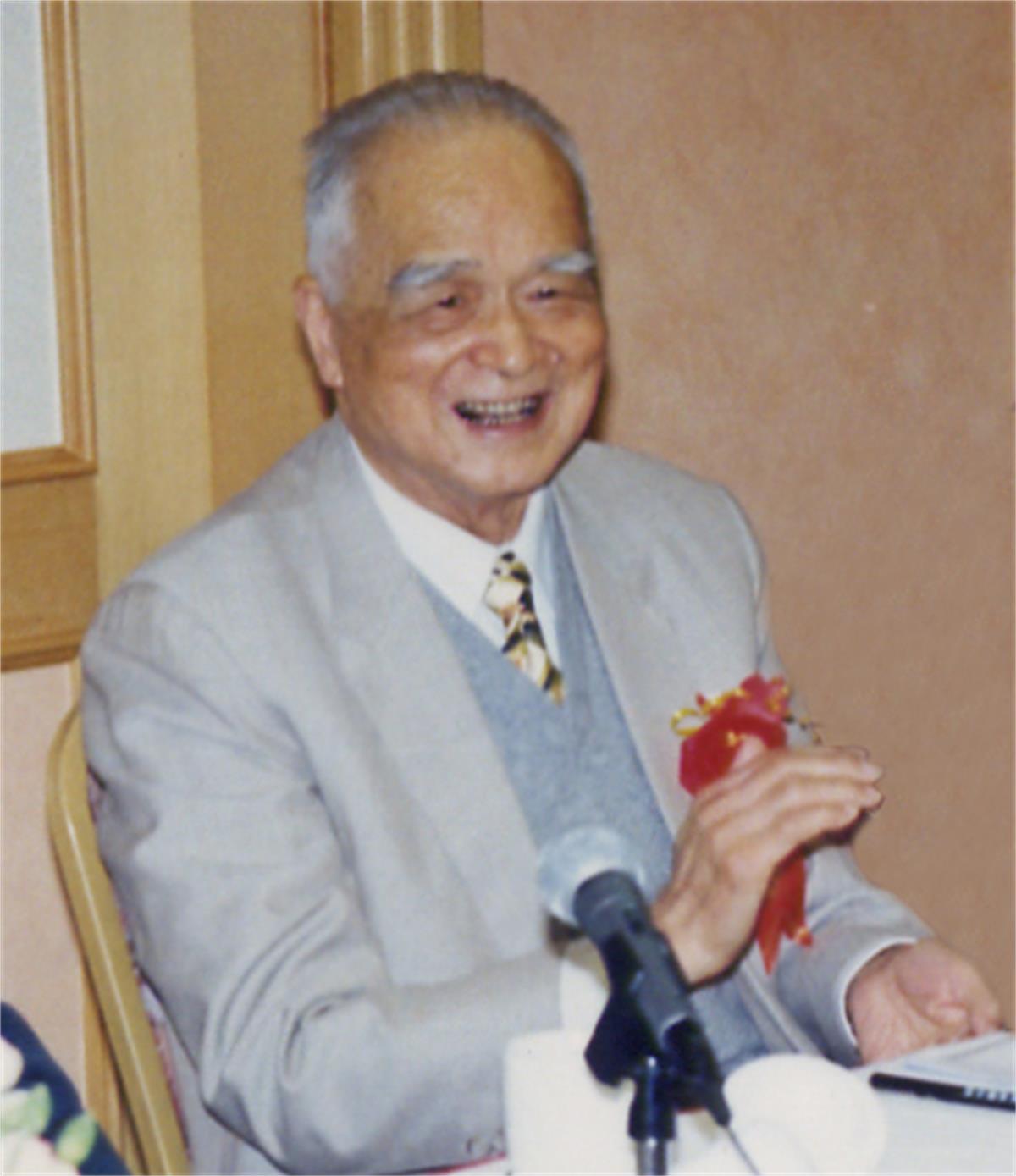 3.梁灵光.jpg